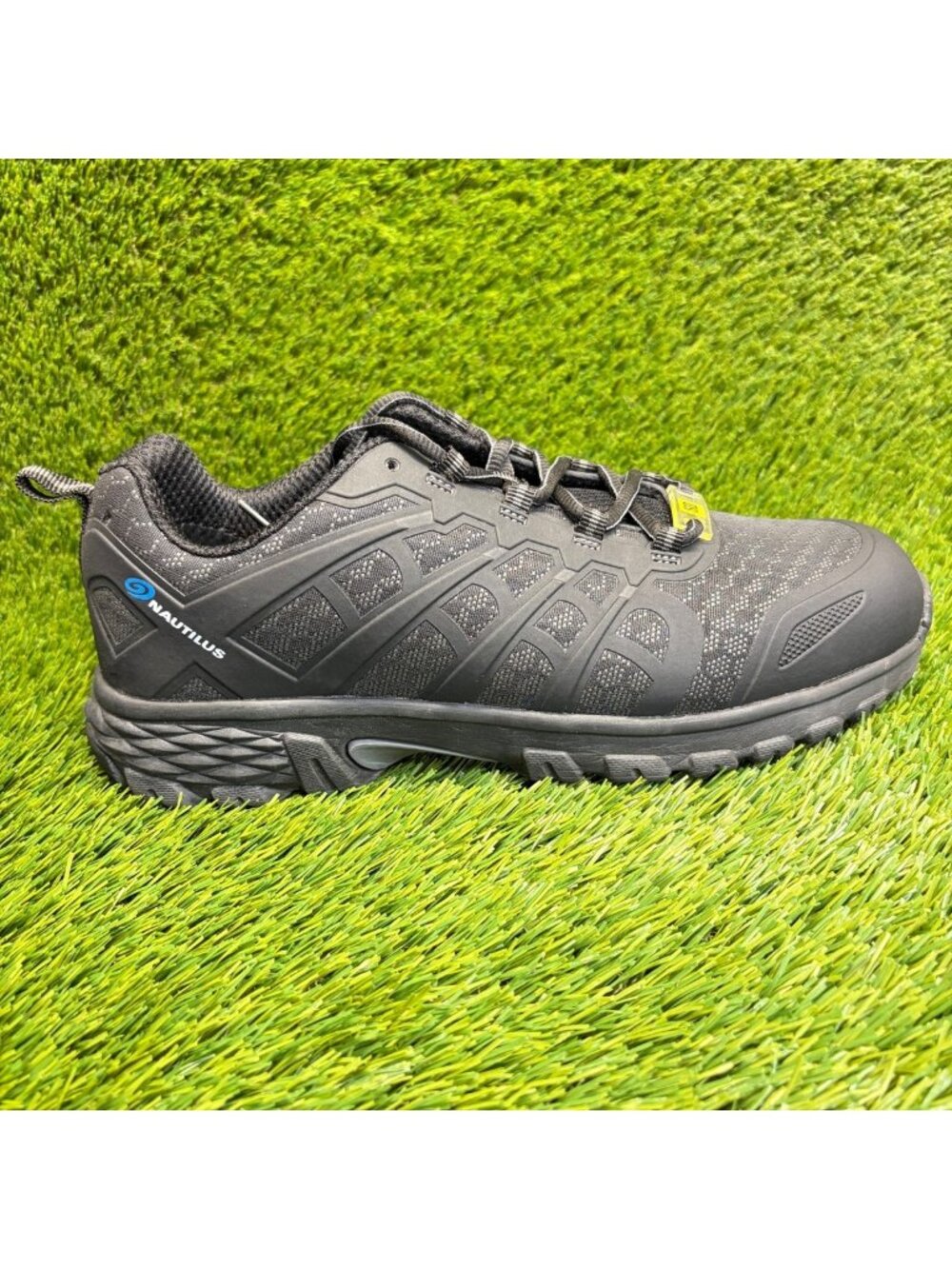 Nautilus Stratus Mens Size 11 Black White Athletic Alloy Toe Safety Work Shoes